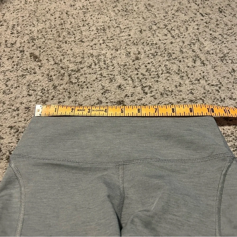 Nike Dri-Fit Gray Capris Size XS